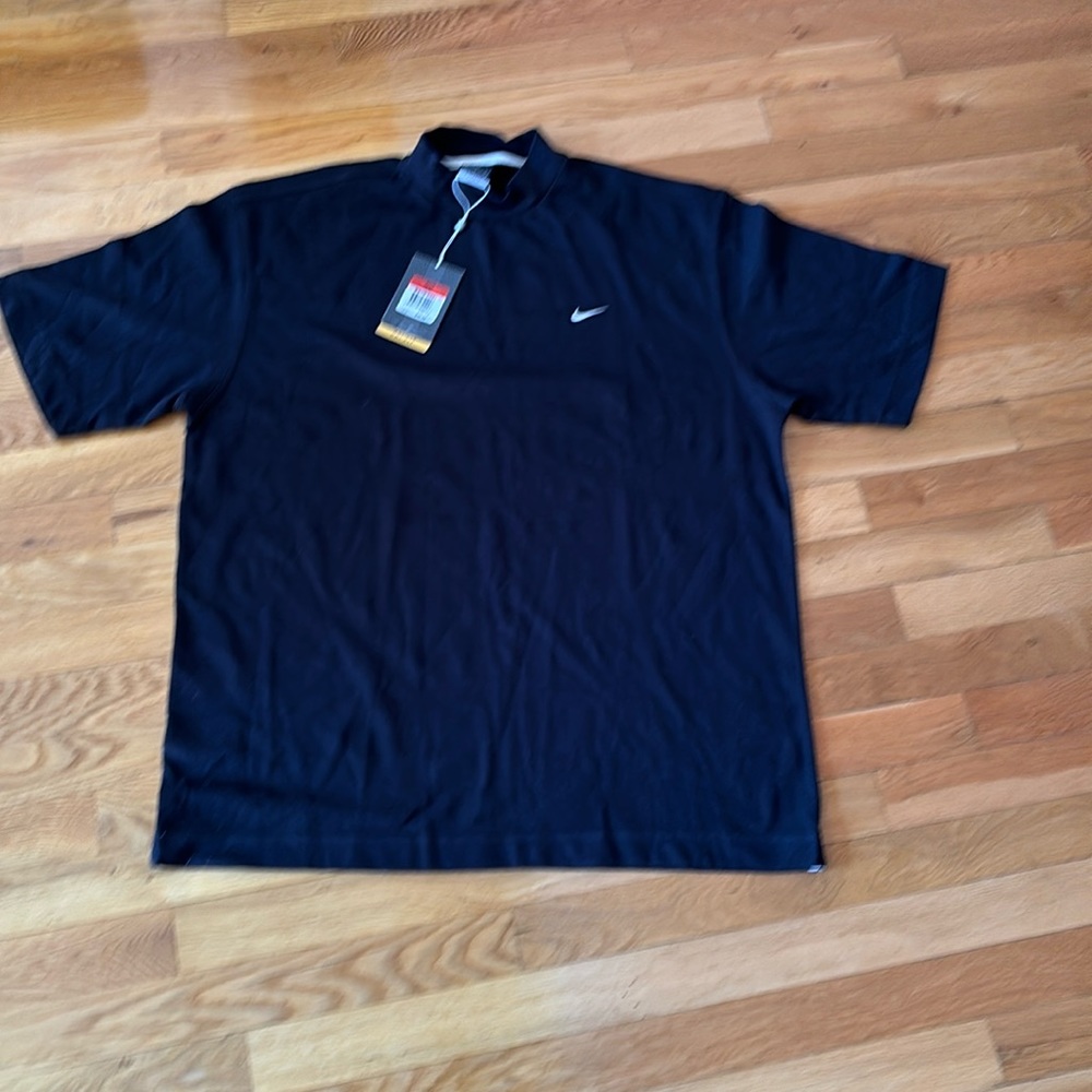 Nike men’s shirt